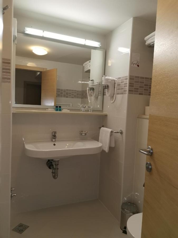Hotel Quercus Drvenik  Eksteriør billede