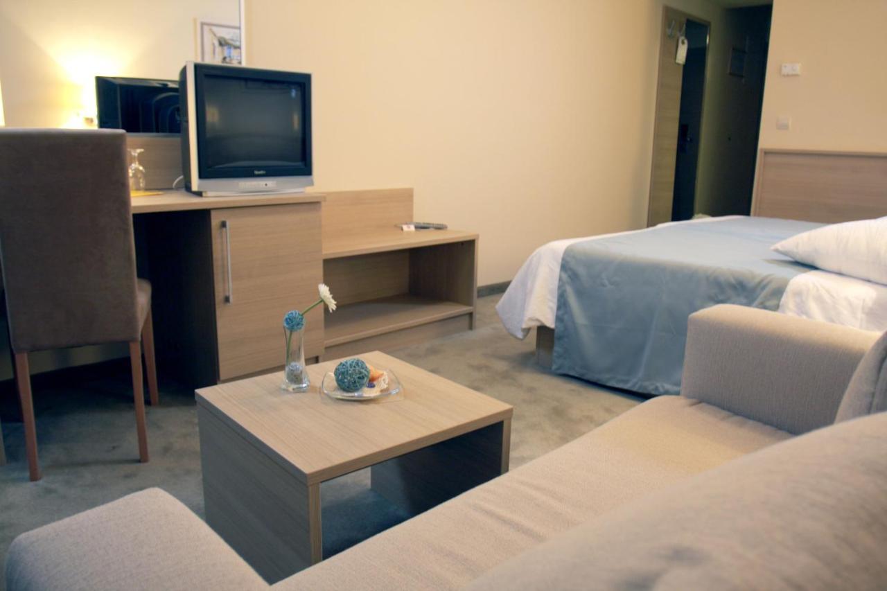 Hotel Quercus Drvenik  Eksteriør billede